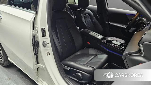 Mercedes-Benz A-Class W177 2021 Белый из Кореи, фото 2