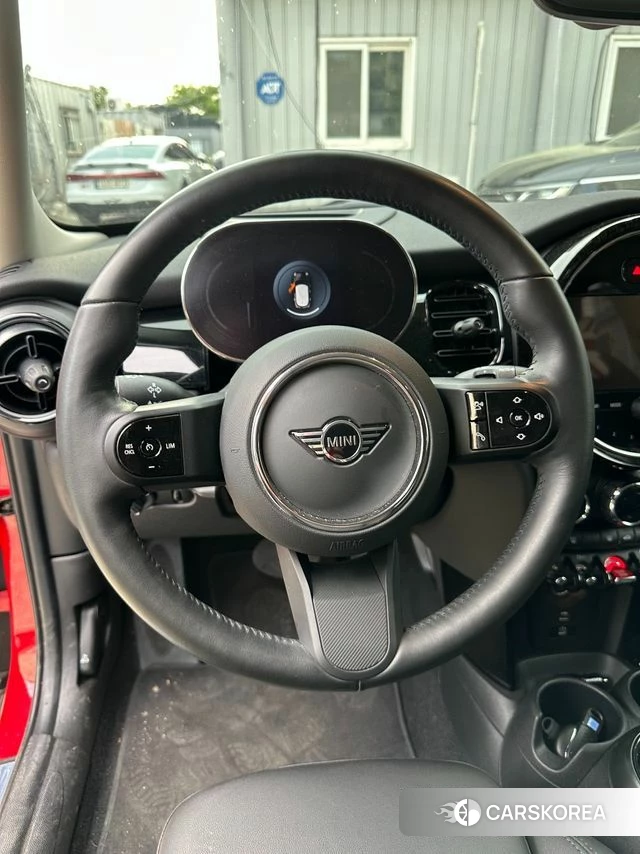 Mini Cooper 2023 Красный из Кореи, фото 2