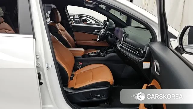 Kia Sportage 5th Generation Hybrid 2024 Белый из Кореи, фото 2