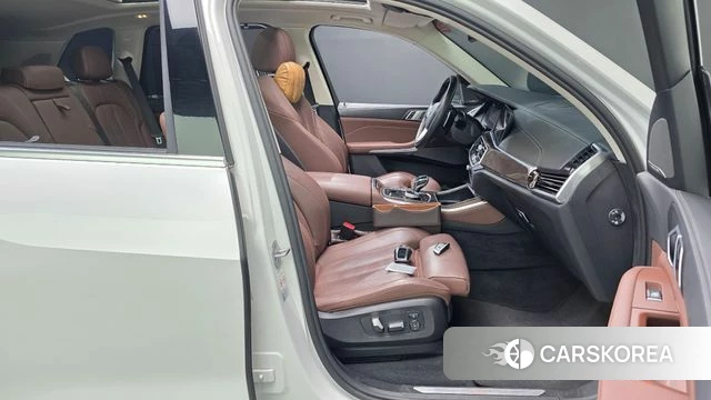 BMW X5 (G05) 2022 Белый из Кореи, фото 2