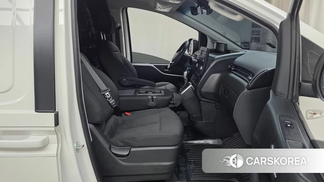 Hyundai Staria 2025 Белый из Кореи, фото 2
