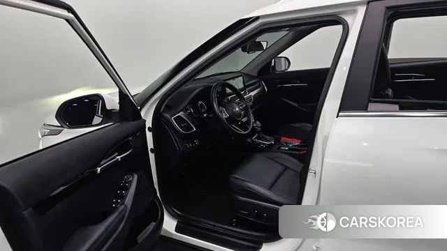 Kia Seltos 2021 Белый из Кореи, фото 2