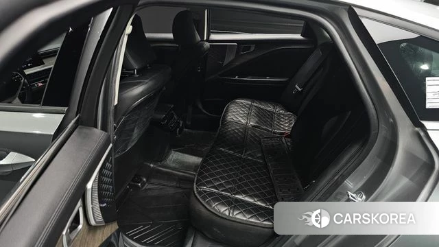 Kia K8 2024 Серебристо-серый из Кореи, фото 2