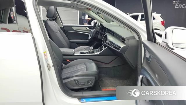Audi A6 (C8) 2020 Белый из Кореи, фото 2