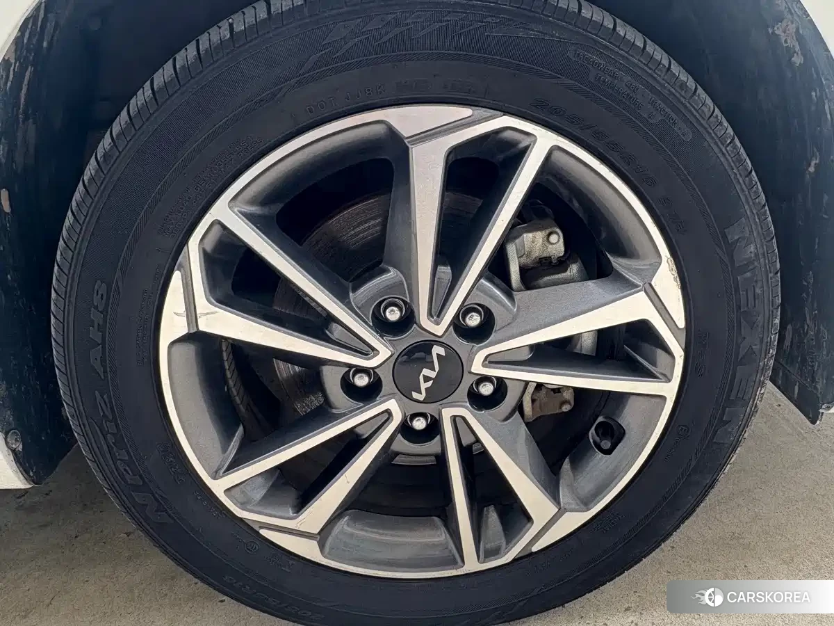 Kia K3 2023 Белый из Китая, фото 2