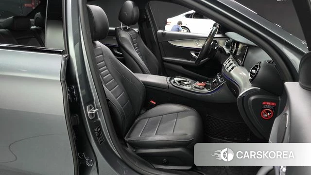 Mercedes-Benz E-Class W213 2020 Серый из Кореи, фото 2