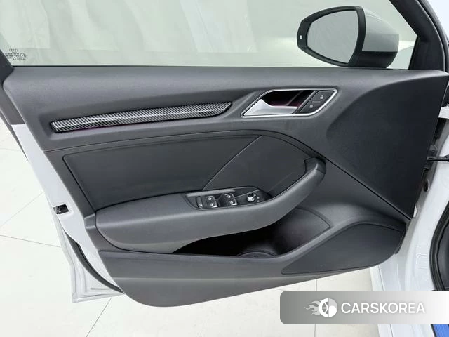 Audi A3 2019 Белый из Китая, фото 2