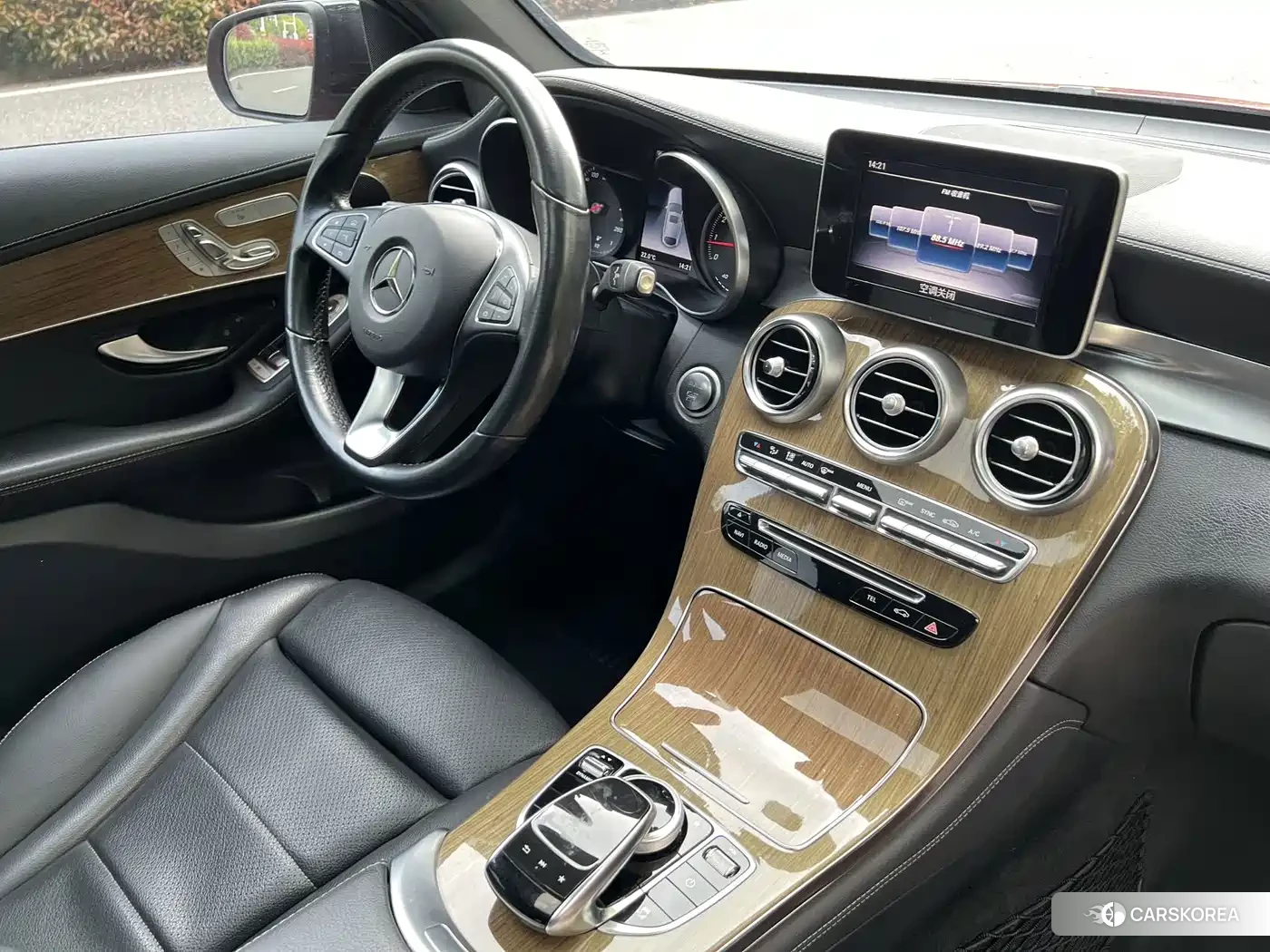 Mercedes-Benz GLC 2019 Red/purple из Китая, фото 2