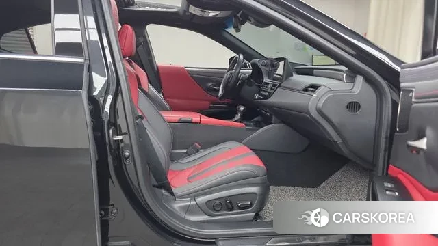 Lexus ES300h 7th generation 2023 Черный из Кореи, фото 2