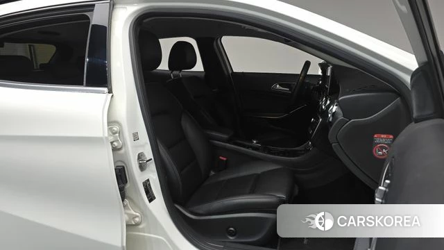 Mercedes-Benz GLA-Class X156 2019 Белый из Кореи, фото 2