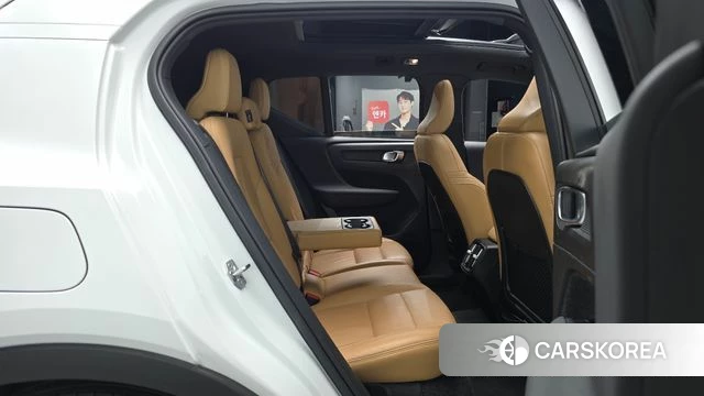 Volvo XC40 2021 Белый из Кореи, фото 2