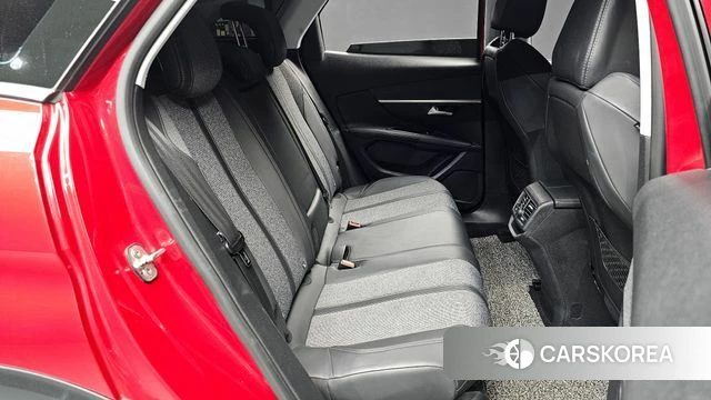 Peugeot 3008 second generation 2018 Красный из Кореи, фото 2