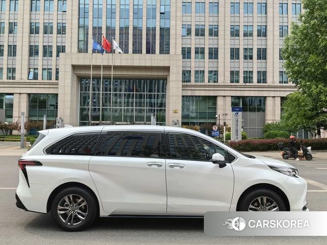 Toyota Saina 2026 Белый из Китая, фото 2