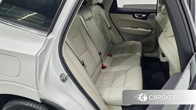 Volvo XC60 second Generation 2025 Белый из Кореи, фото 2