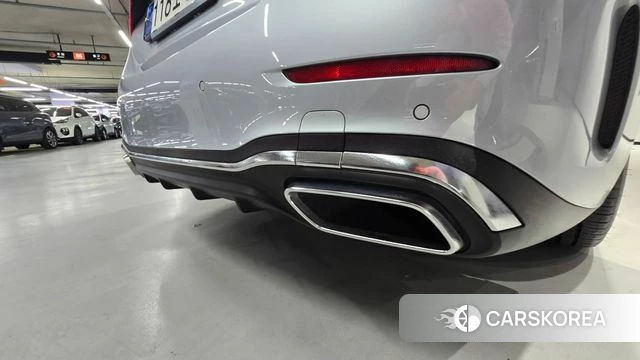 Mercedes-Benz C-Class W206 2023 Светло-серебряный цвет из Кореи, фото 2