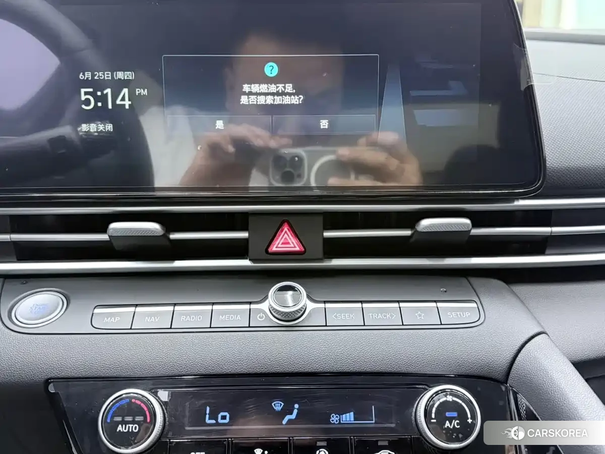 Hyundai Elantra 2024 Silver/gray из Китая, фото 2
