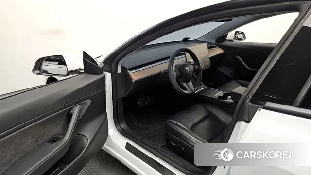 Tesla Model 3 2021 Белый из Кореи, фото 2