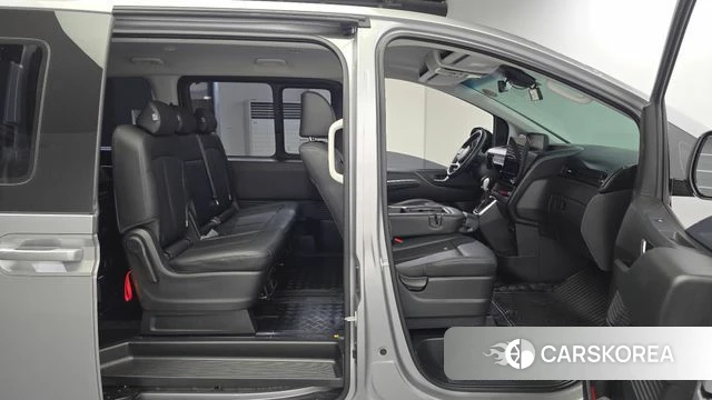 Hyundai Staria 2024 Серебряный из Кореи, фото 2