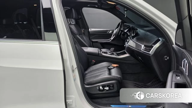 BMW X5 (G05) 2021 Белый из Кореи, фото 2