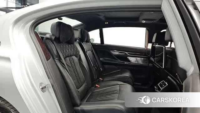 BMW 7 Series (G11) 2020 Серебряный из Кореи, фото 2