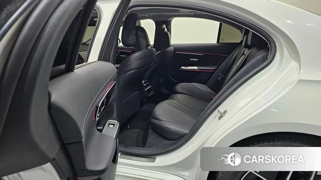 Mercedes-Benz E-Class W214 2024 Белый из Кореи, фото 2