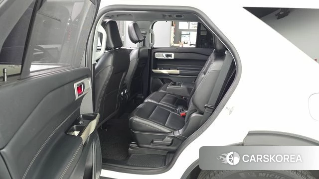 Ford Explorer 6th Generation 2022 Белый из Кореи, фото 2