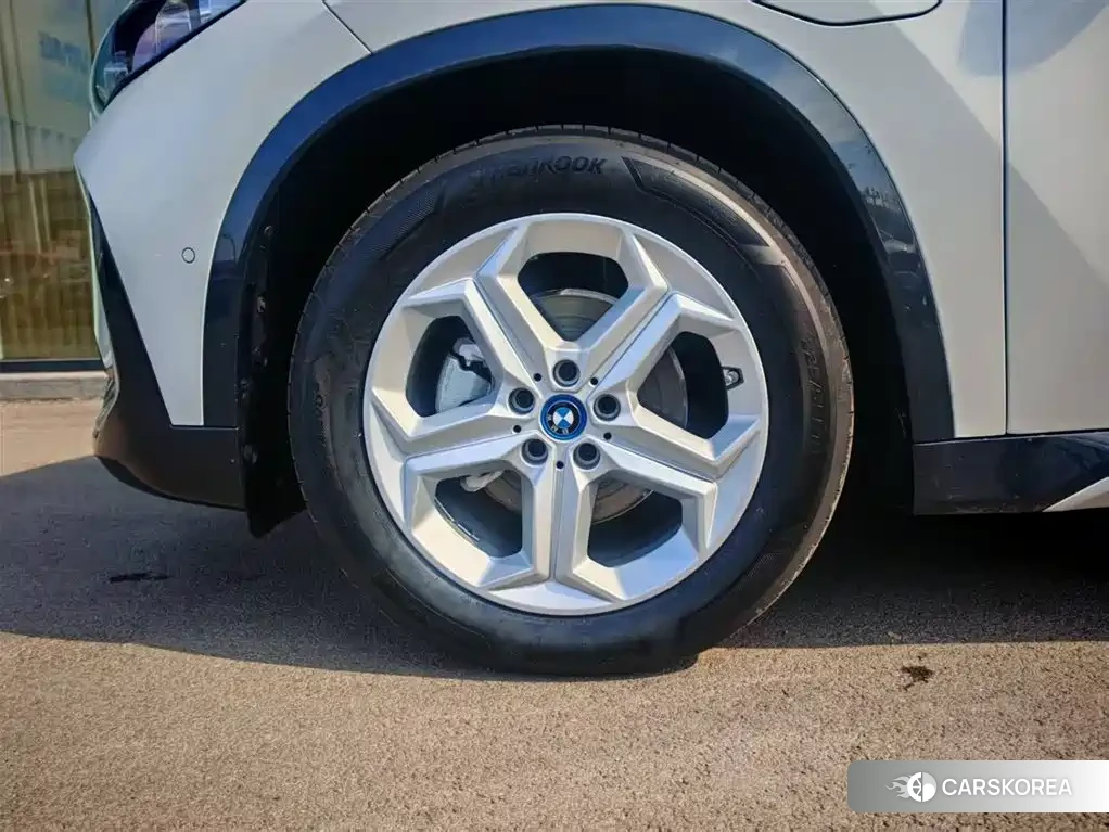 BMW iX1 2025 Белый из Китая, фото 2