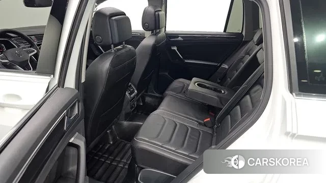 Volkswagen Tiguan second Generation 2021 Белый из Кореи, фото 2