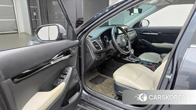 Kia Seltos 2021 Серый из Кореи, фото 2