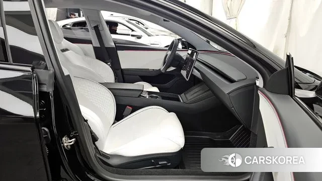 Tesla Model 3 2024 Черный из Кореи, фото 2