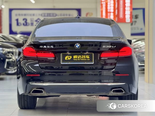 BMW 5 series 2022 Черный из Китая, фото 2