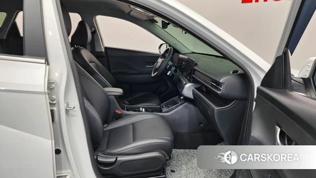 Hyundai Kona (SX2) 2023 Белый из Кореи, фото 2