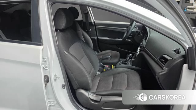 Hyundai The New Avante AD 2018 Белый из Кореи, фото 2