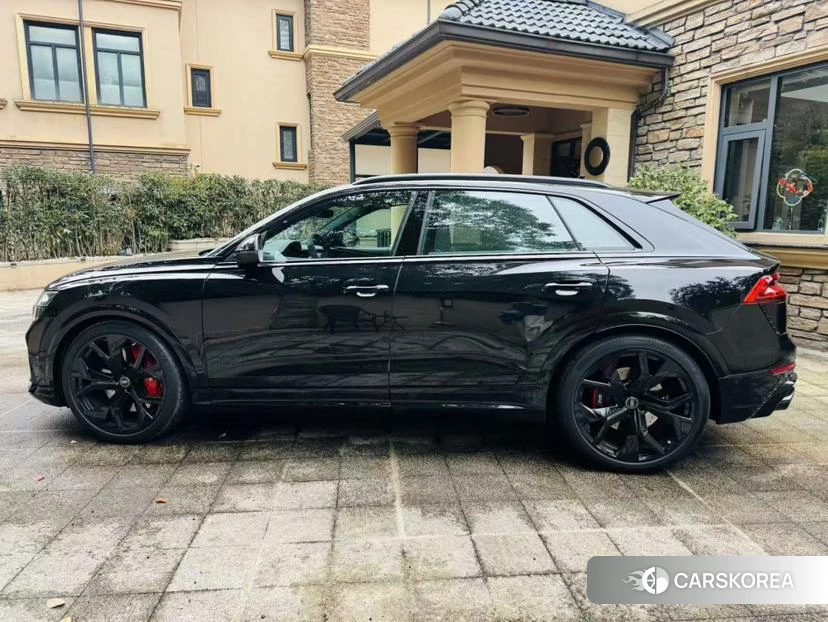 Audi RS Q8 2025 Черный из Китая, фото 2