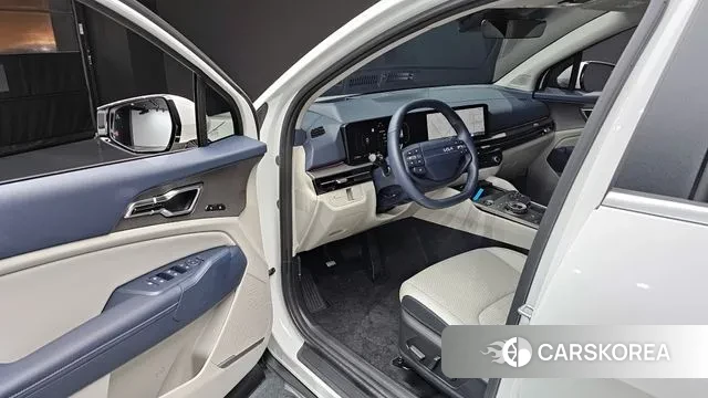 Kia The New Sportage 5th Generation Hybrid 2025 Белый из Кореи, фото 2