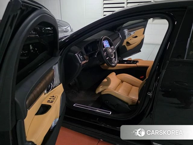 Volvo S90 2022 Черный из Кореи, фото 2