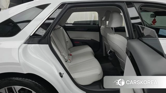 Hyundai Grandeur Hybrid (GN7) 2023 Белый из Кореи, фото 2
