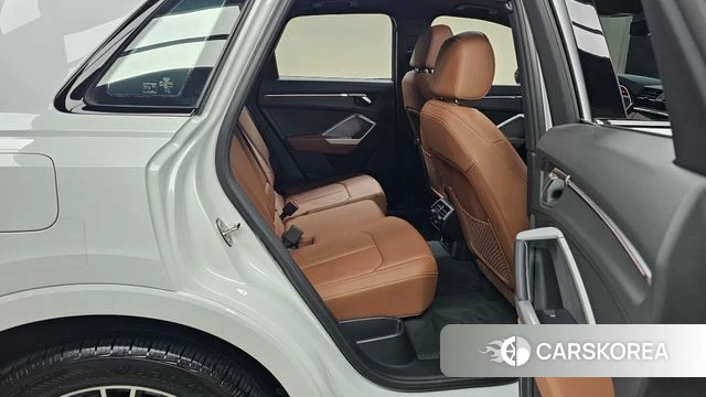 Audi Q3 (F3) 2025 Белый из Кореи, фото 2