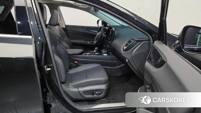 Lexus NX350h Second generation 2024 Черный из Кореи, фото 2