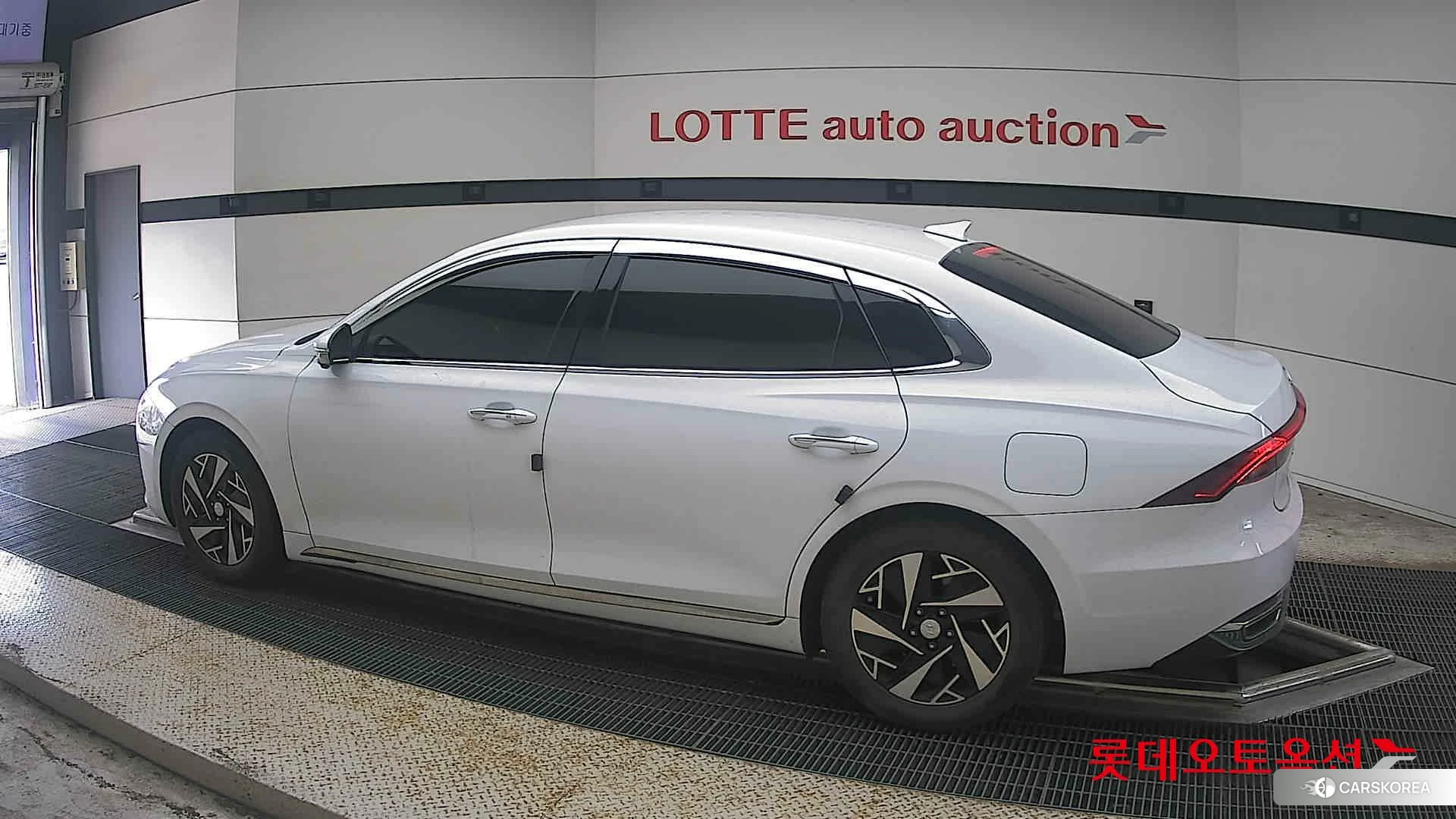 Hyundai Grandeur Hybrid 2023 Белый из Кореи, фото 2