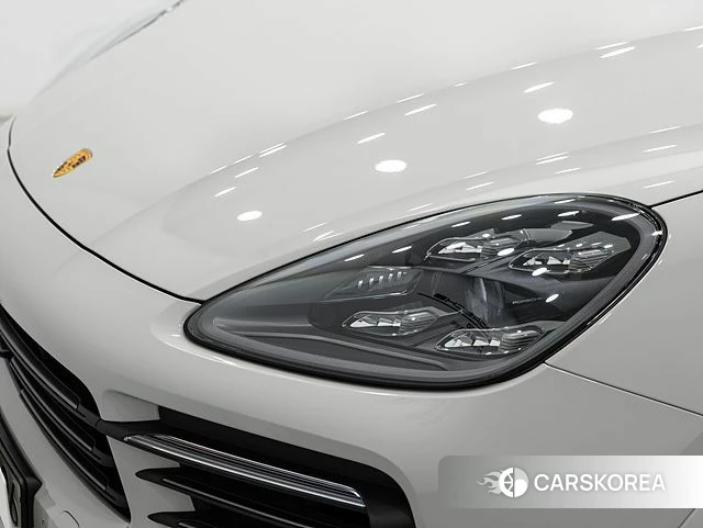 Porsche Cayenne (PO536) 2023 Жемчужный цвет из Кореи, фото 2