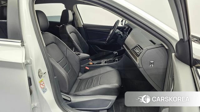 Volkswagen 7th Generation of Jetta 2021 Белый из Кореи, фото 2