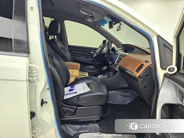 Ssangyong Korando Turismo 2018 Жемчужный цвет из Кореи, фото 2