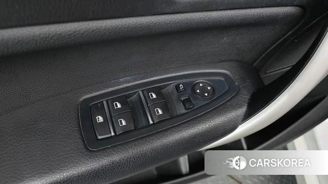 BMW 1 Series (F20) 2018 Белый из Кореи, фото 2