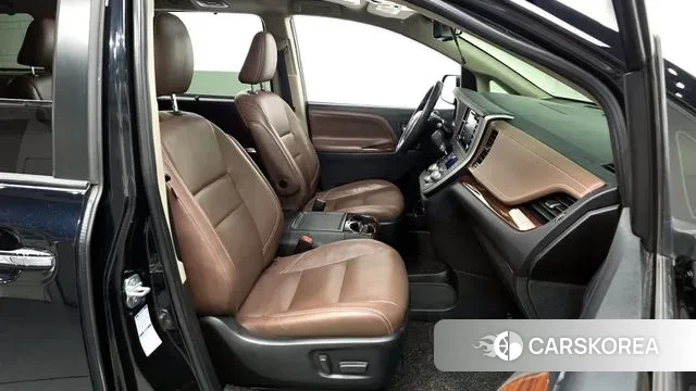 Toyota Sienna 2019 Черный из Кореи, фото 2