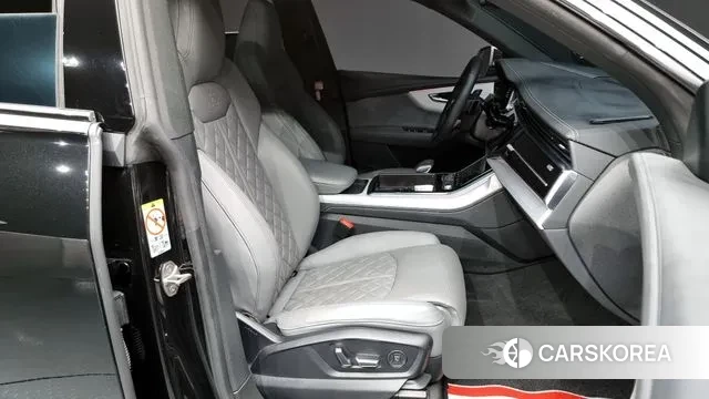 Audi Q8 (4M) 2022 Черный из Кореи, фото 2