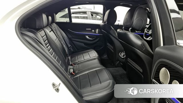 Mercedes-Benz E-Class W213 2022 Белый из Кореи, фото 2