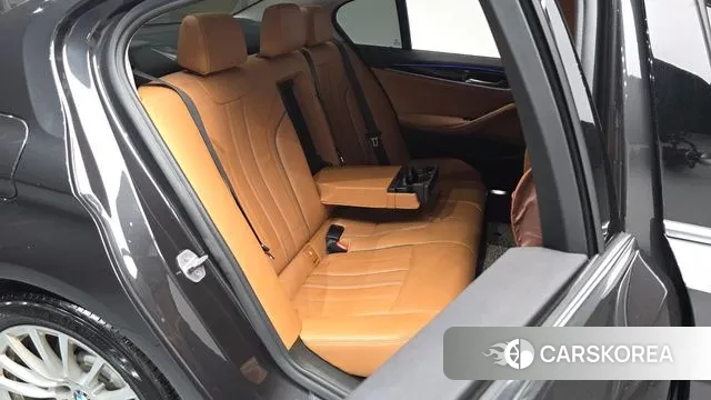 BMW 5 Series (G30) 2019 Черный из Кореи, фото 2