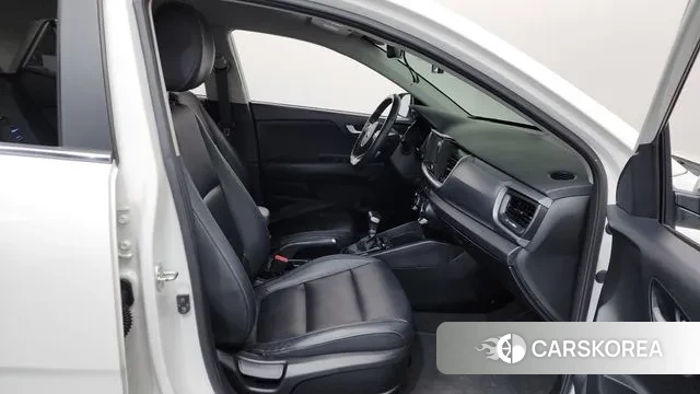 Kia Stonic 2018 Белый из Кореи, фото 2