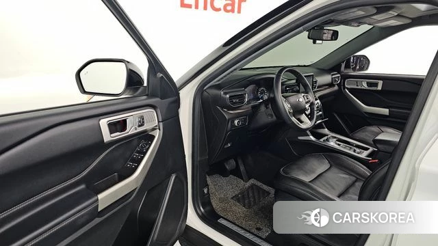 Ford Explorer 6th Generation 2022 Белый из Кореи, фото 2